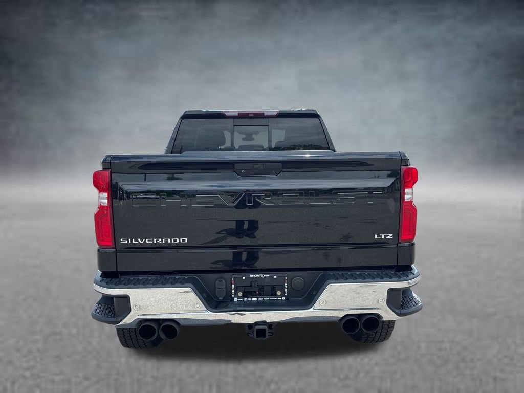 Used 2019 Chevrolet Silverado 1500 LTZ w/ LTZ Premium Package AWD/4WD image 4