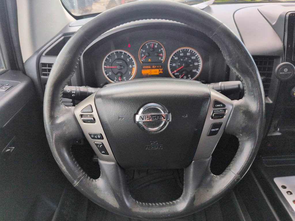 Used 2014 Nissan Titan SV w/ SV Premium Utility Package AWD/4WD image 15