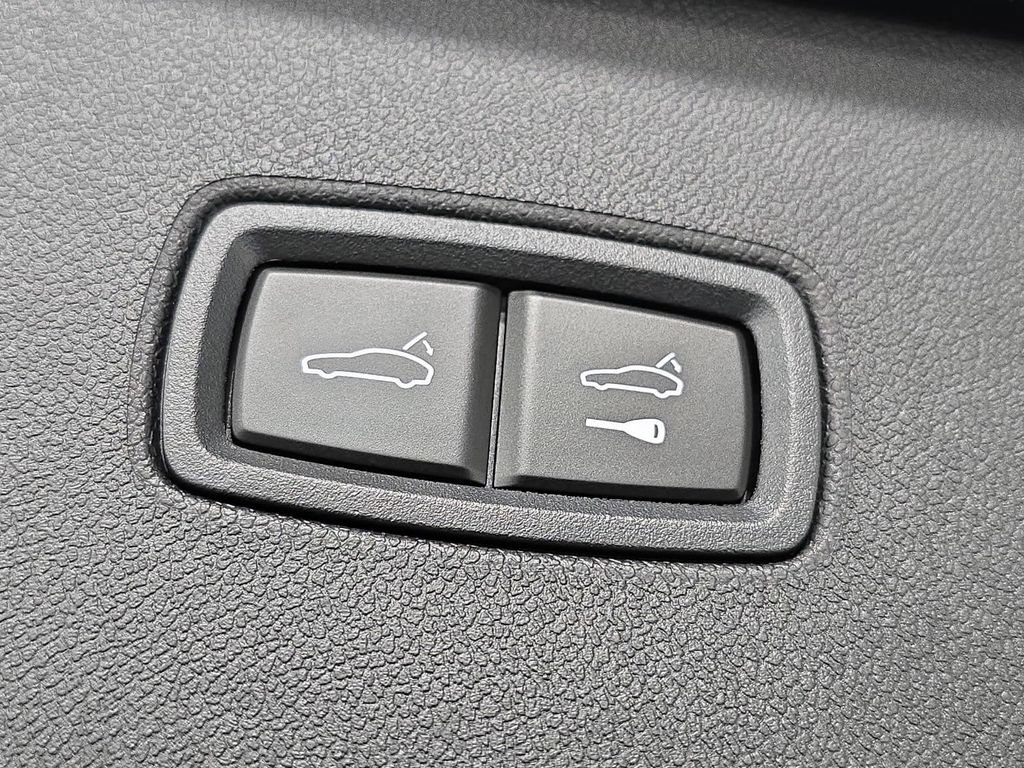 New 2026 Porsche Cayenne GTS AWD/4WD image 31