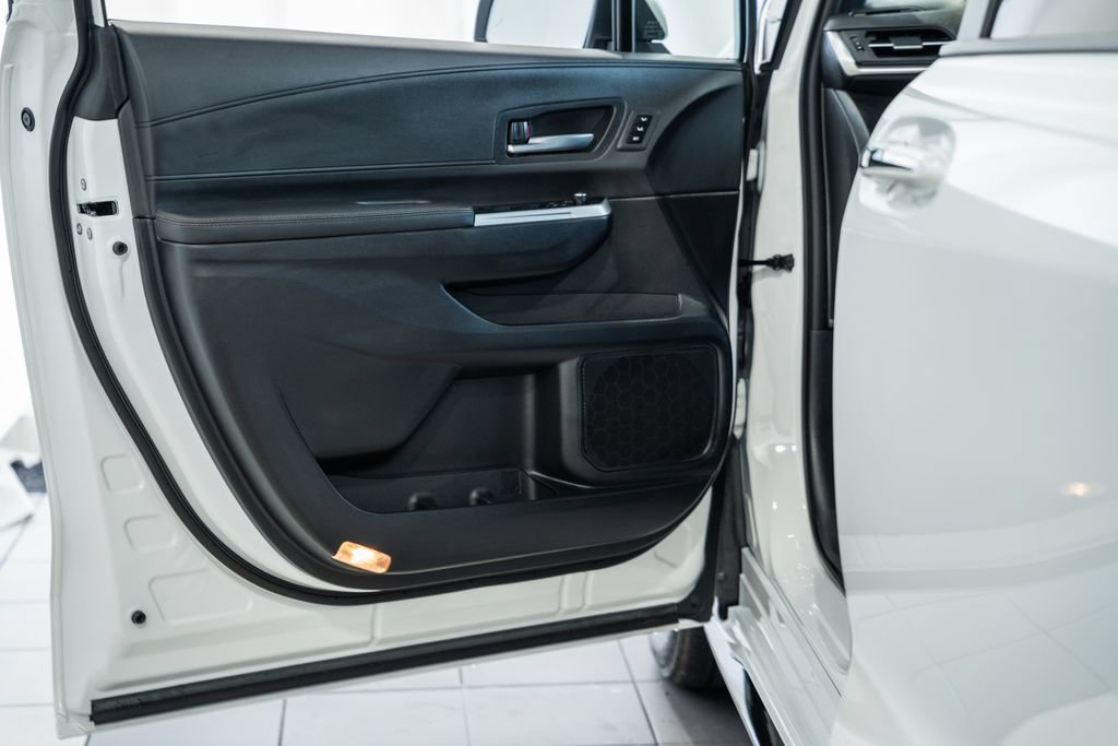 Used 2026 Toyota Sienna Limited AWD/4WD image 40