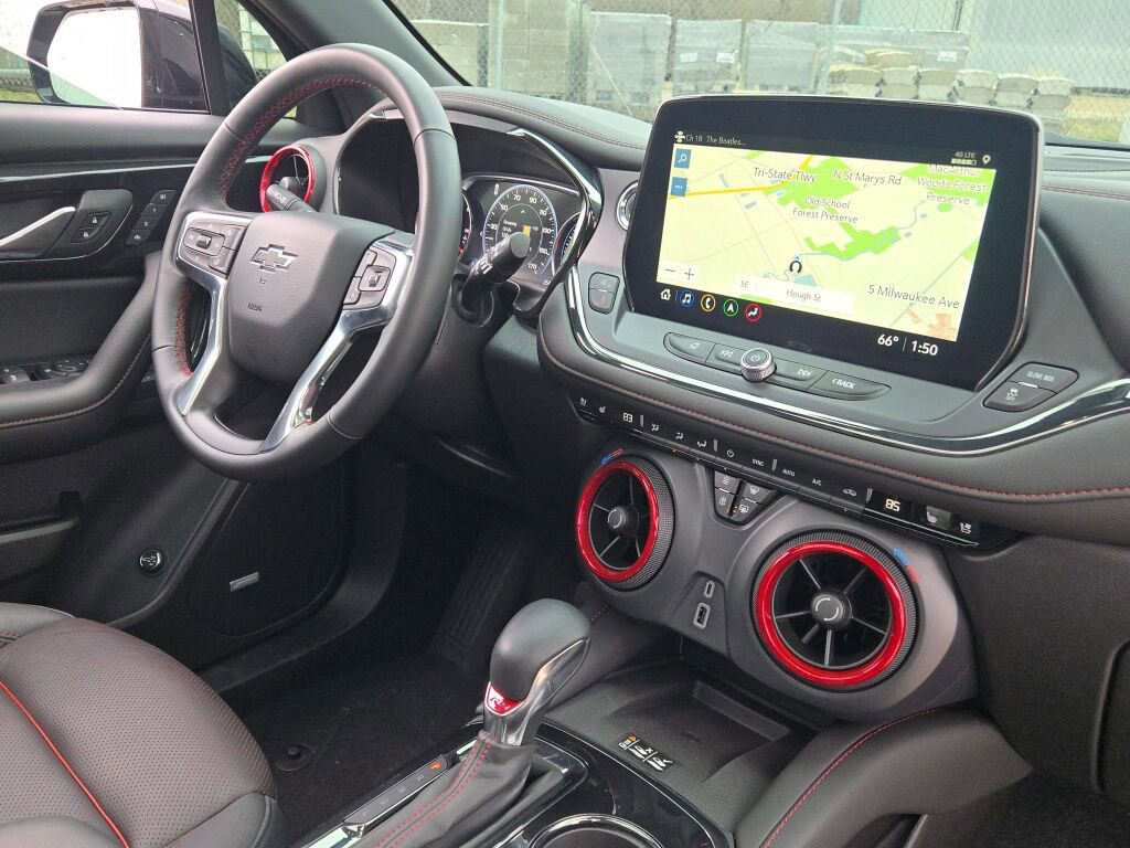 Used 2024 Chevrolet Blazer RS w/ Enhanced Convenience Package FWD image 7