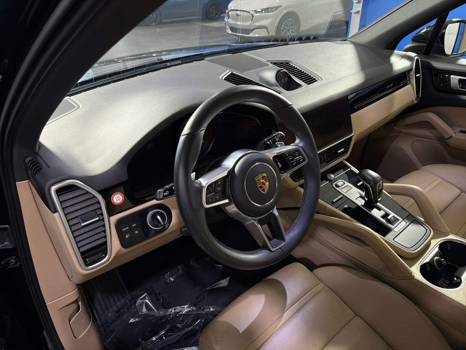 Used 2023 Porsche Cayenne Platinum Edition AWD/4WD image 15