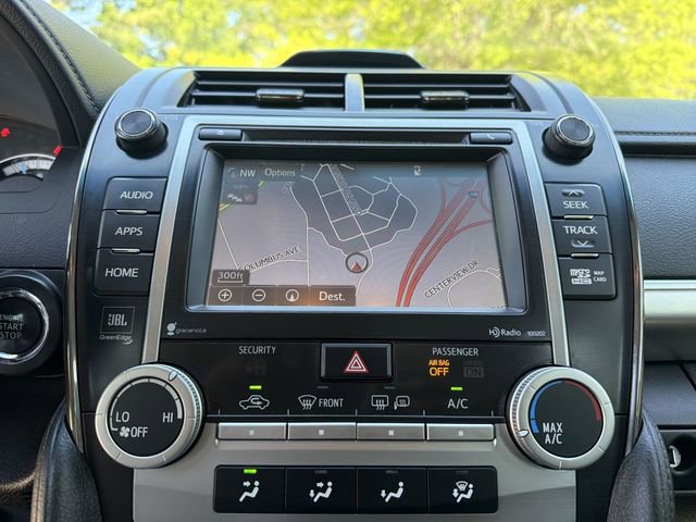 Used 2014 Toyota Camry SE w/ Leather Package FWD image 18