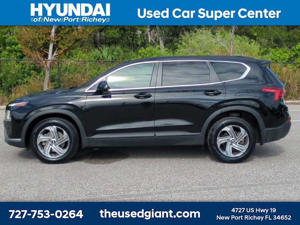 Certified 2023 Hyundai Santa Fe SE FWD image 2