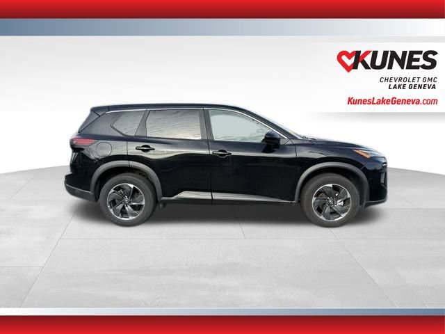 Used 2024 Nissan Rogue SV image 3
