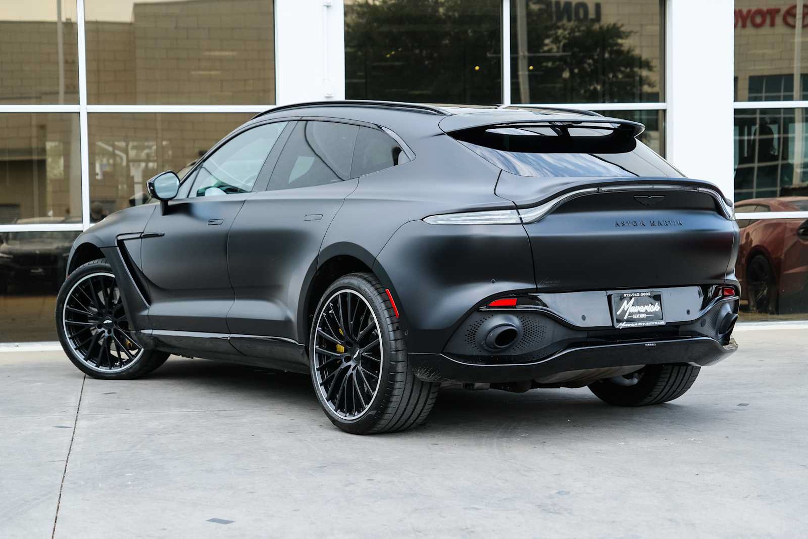Used 2023 Aston Martin DBX AWD/4WD image 14