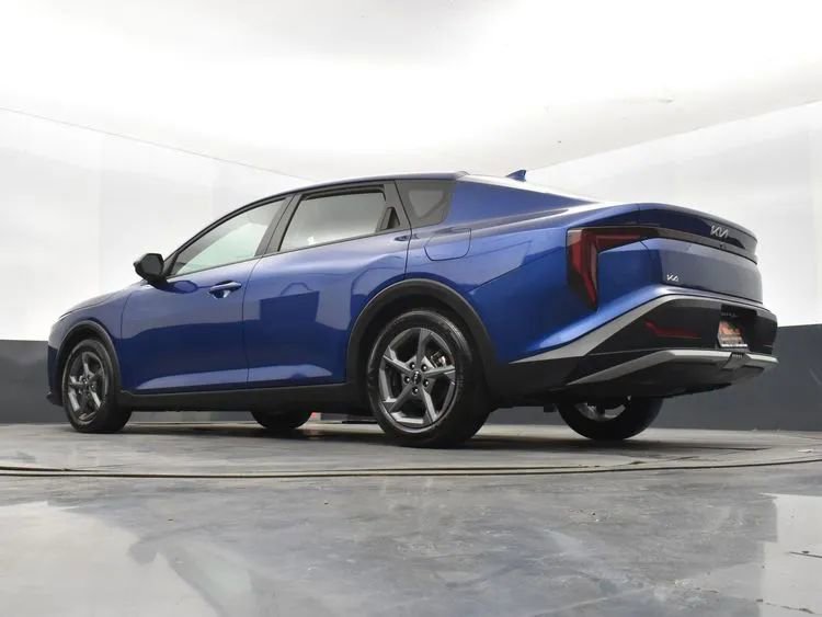 Used 2025 Kia K4 image 12