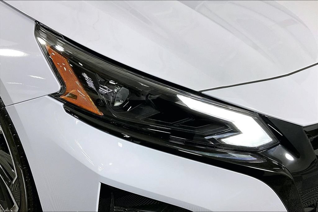 New 2026 Nissan Altima 2.5 SR AWD/4WD image 32