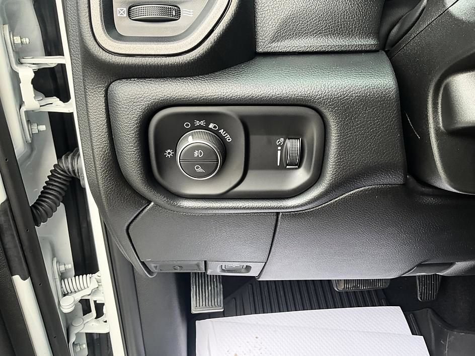 New 2026 RAM 2500 Tradesman AWD/4WD image 15