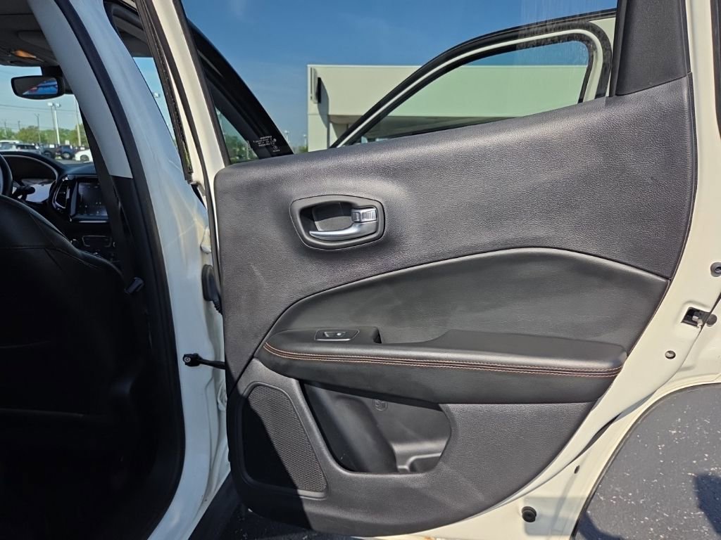 Used 2019 Jeep Compass Limited AWD/4WD image 26