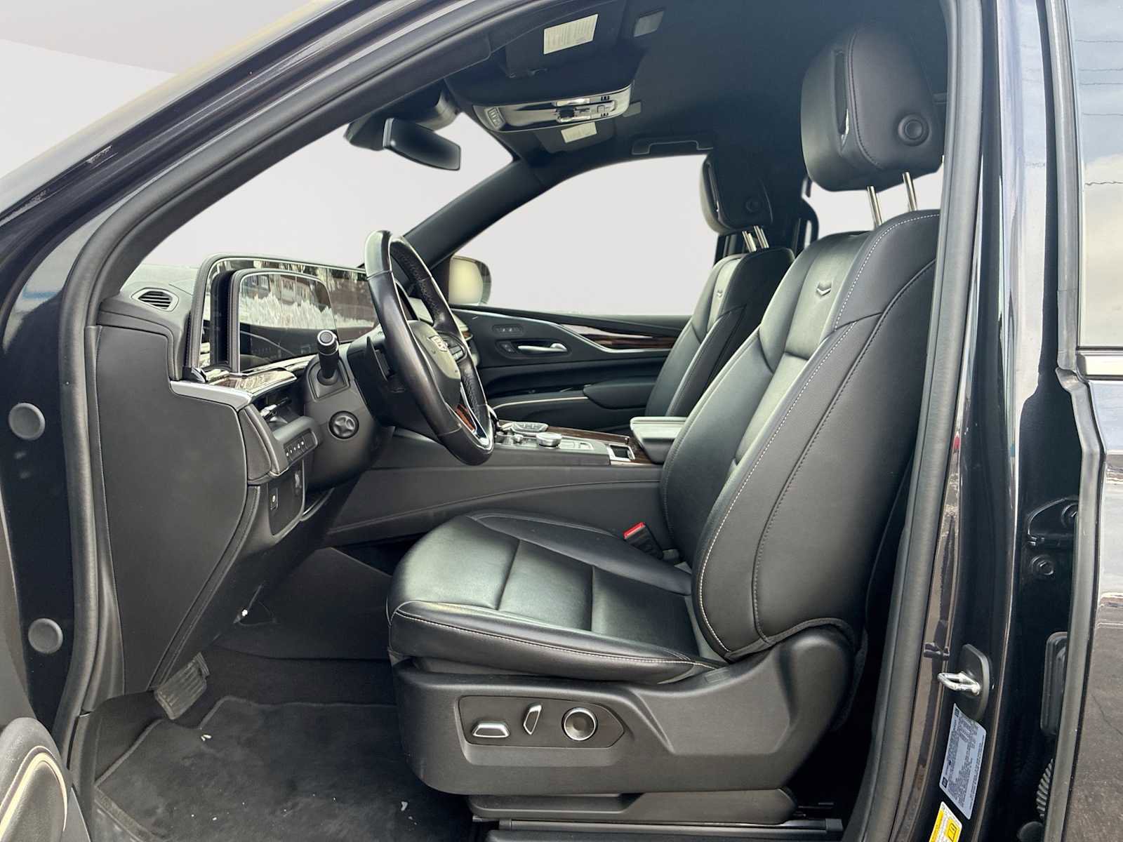 Certified 2024 Cadillac Escalade ESV Luxury image 19