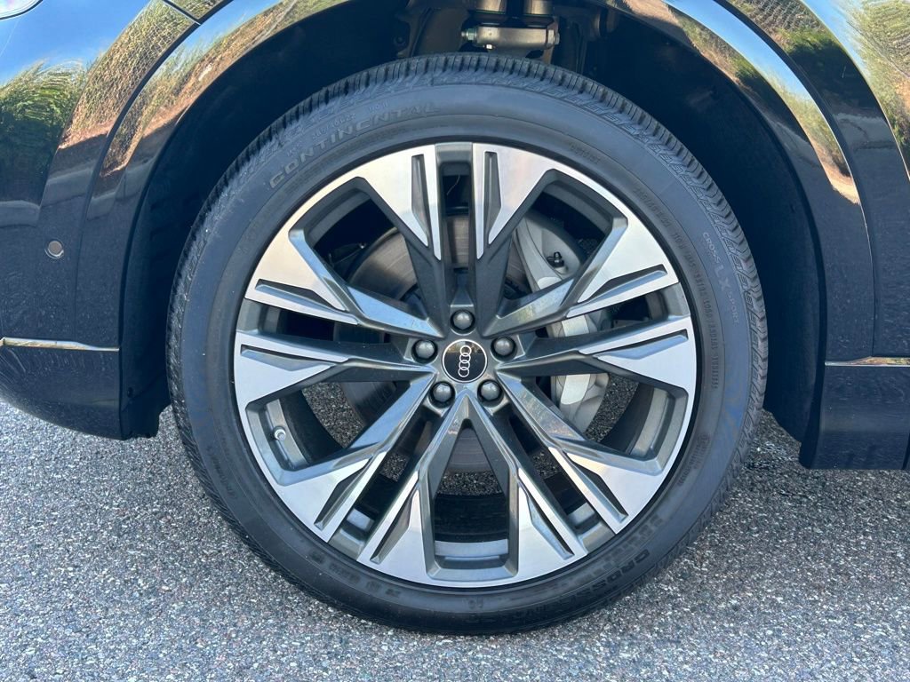 New 2025 Audi Q8 Premium image 47