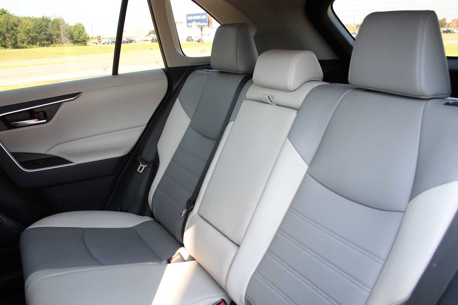 Used 2021 Toyota RAV4 XLE Premium FWD image 23