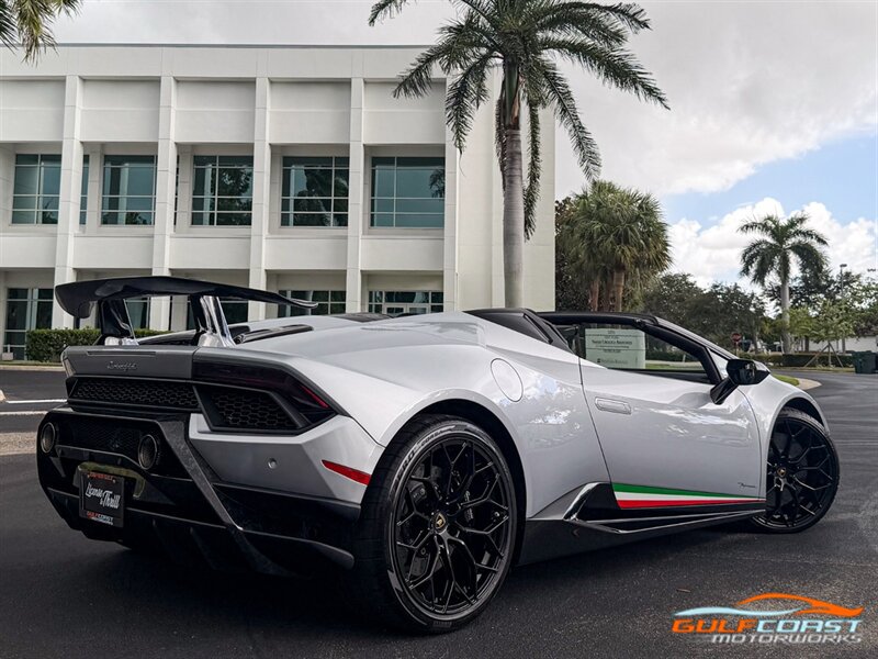 Used 2019 Lamborghini Huracan Performante AWD/4WD image 59