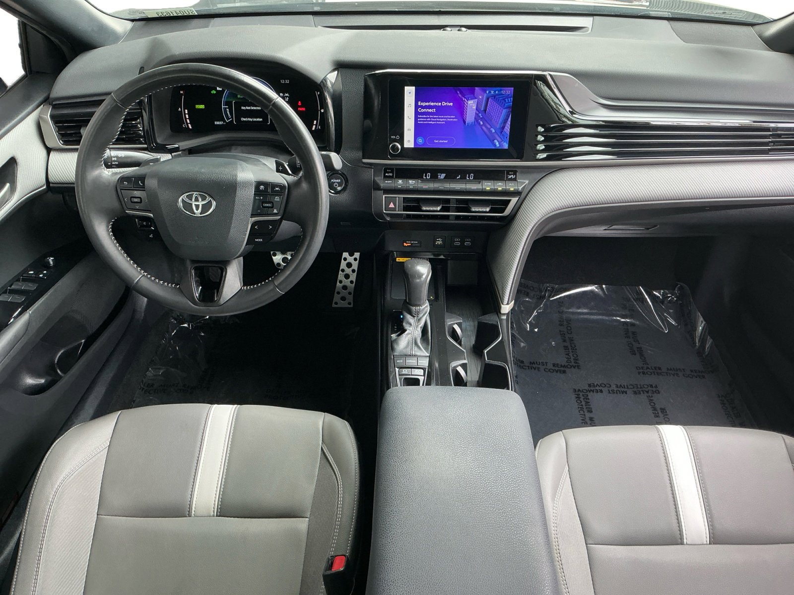 Used 2025 Toyota Camry SE FWD image 10
