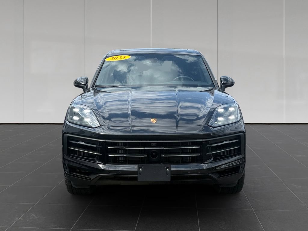 Used 2025 Porsche Cayenne image 8