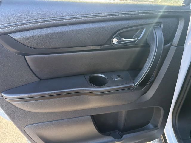 Used 2016 Chevrolet Traverse LT w/ Style and Technology Package FWD image 27