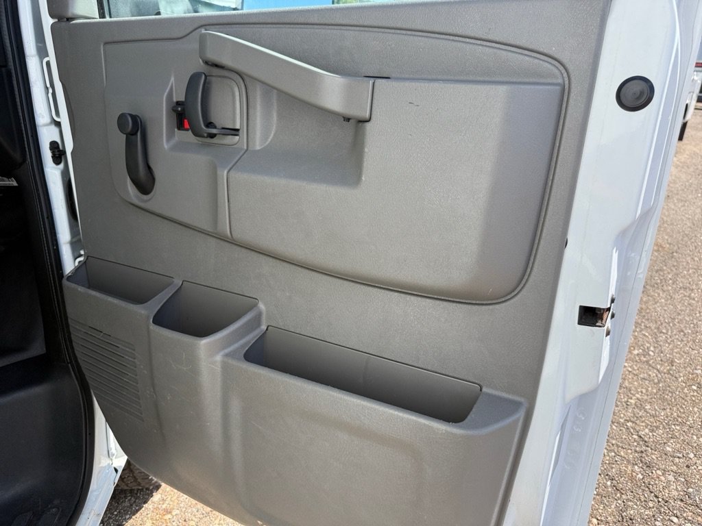 Used 2019 Chevrolet Express 3500 Extended w/ Driver Convenience Package RWD image 21