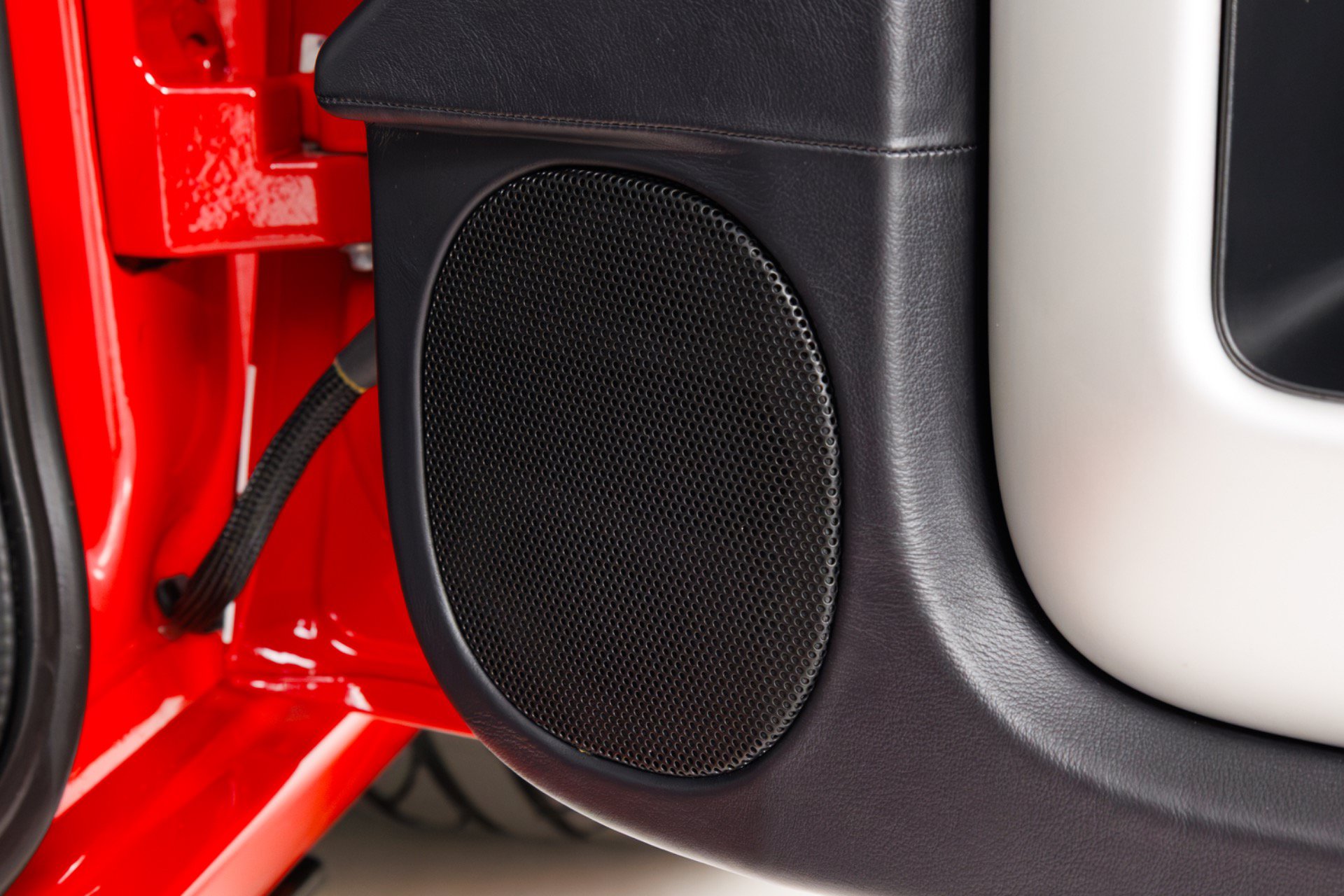 Used 2006 Ford GT RWD image 43