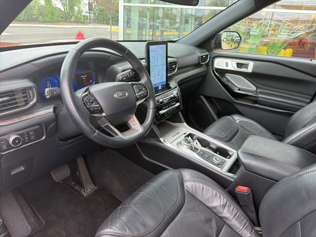 Used 2022 Ford Explorer Platinum w/ Technology Package AWD/4WD image 9
