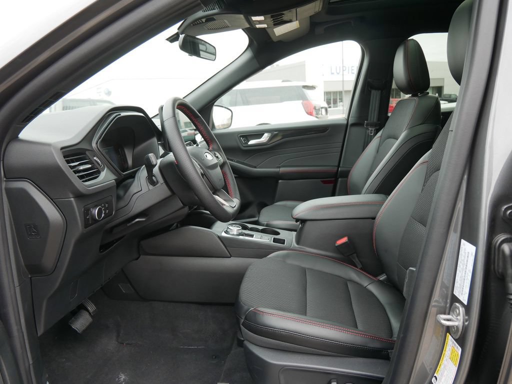 New 2026 Ford Escape ST-Line w/ Tech Pack #1 AWD/4WD image 9
