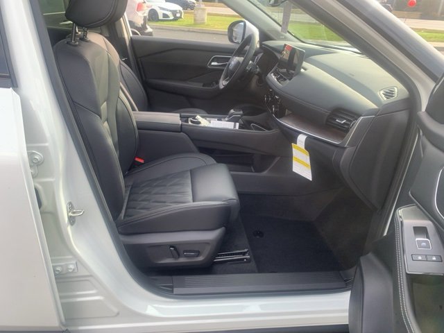 New 2026 Nissan Rogue Platinum image 35