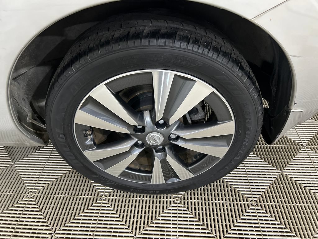 Used 2015 Nissan Leaf SV FWD image 10