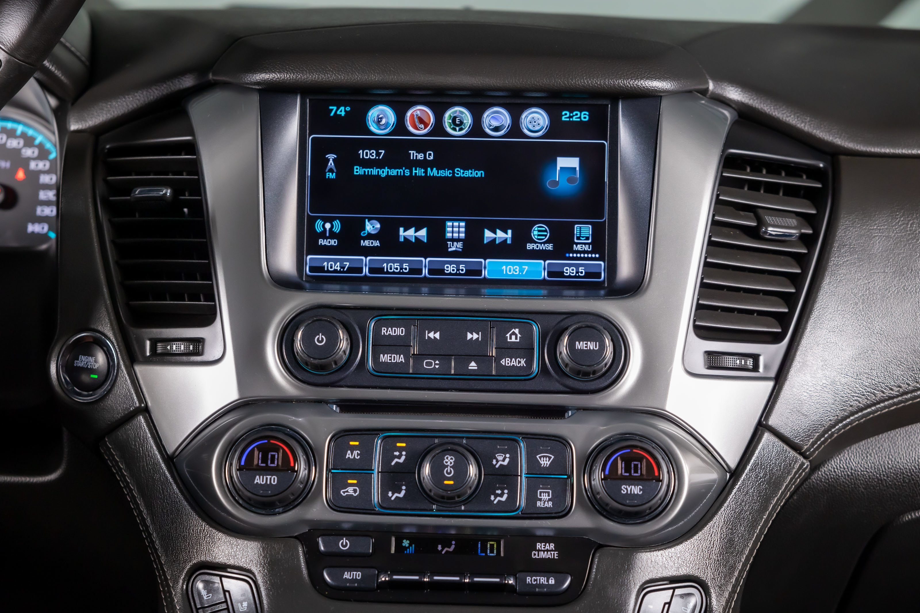 Used 2020 Chevrolet Suburban Premier w/ Premier Plus Edition RWD image 32