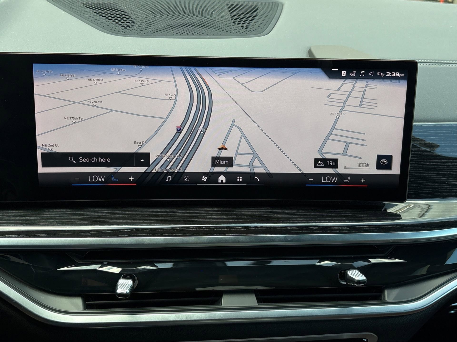 Used 2025 BMW X6 M60i image 23