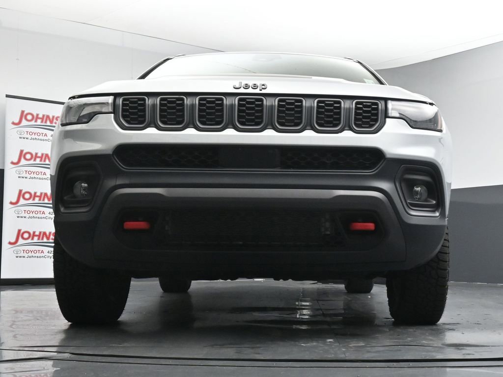 Used 2024 Jeep Compass Trailhawk AWD/4WD image 19