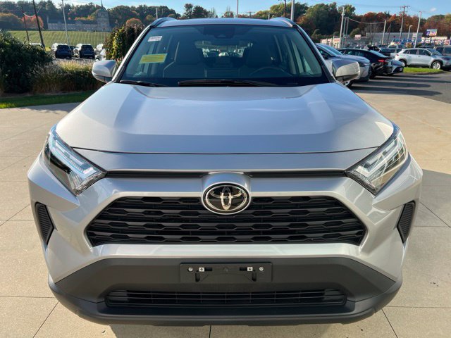 Used 2025 Toyota RAV4 XLE w/ Convenience Package AWD/4WD image 3