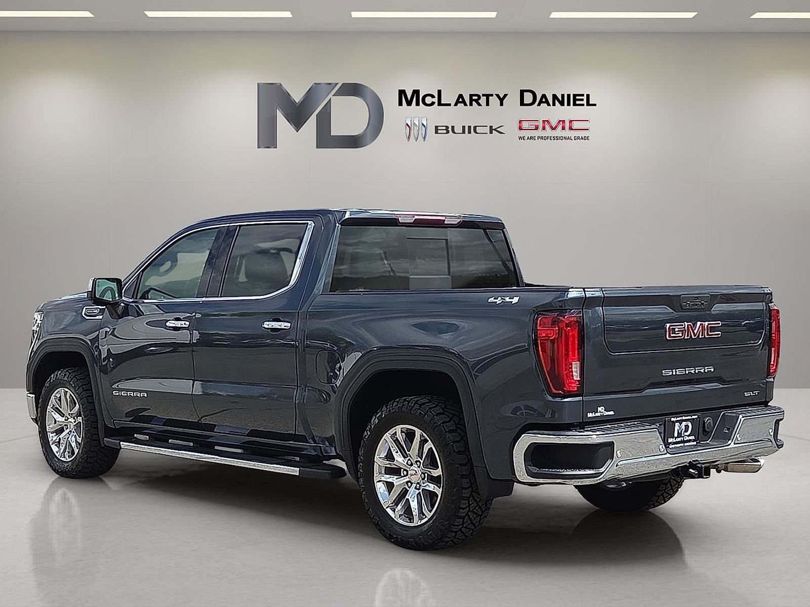 Certified 2019 GMC Sierra 1500 SLT w/ SLT Premium Plus Package image 4