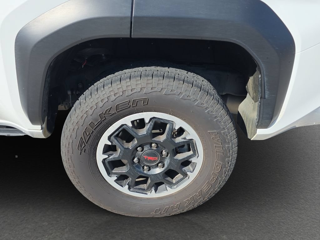 Used 2025 Toyota 4Runner TRD Off-Road Premium AWD/4WD image 5