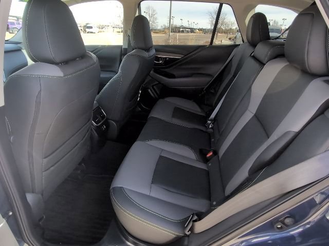 Used 2025 Subaru Outback Onyx Edition image 27