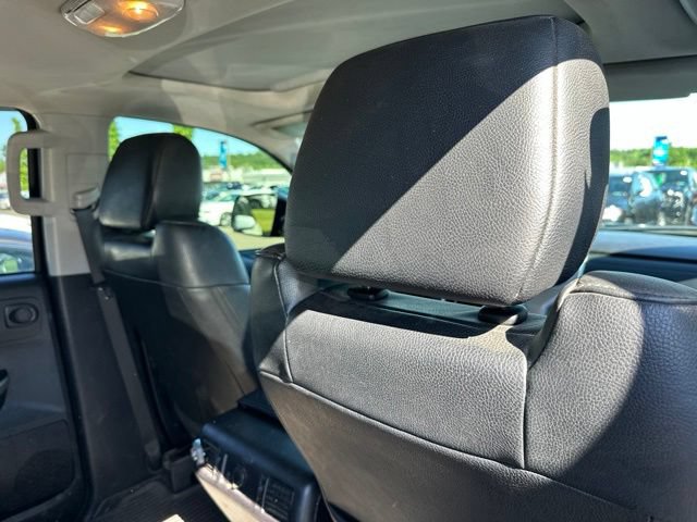 Used 2016 Toyota Tundra Limited w/ Limited Premium Package AWD/4WD image 12