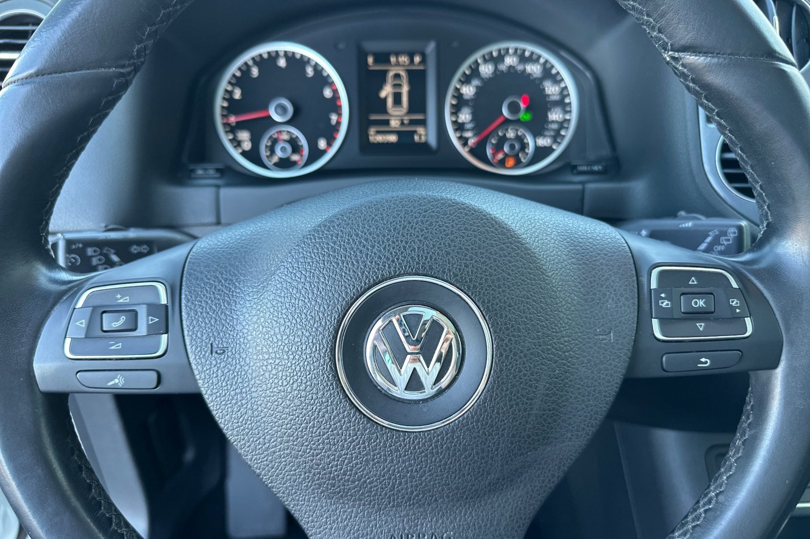 Used 2015 Volkswagen Tiguan S FWD image 11