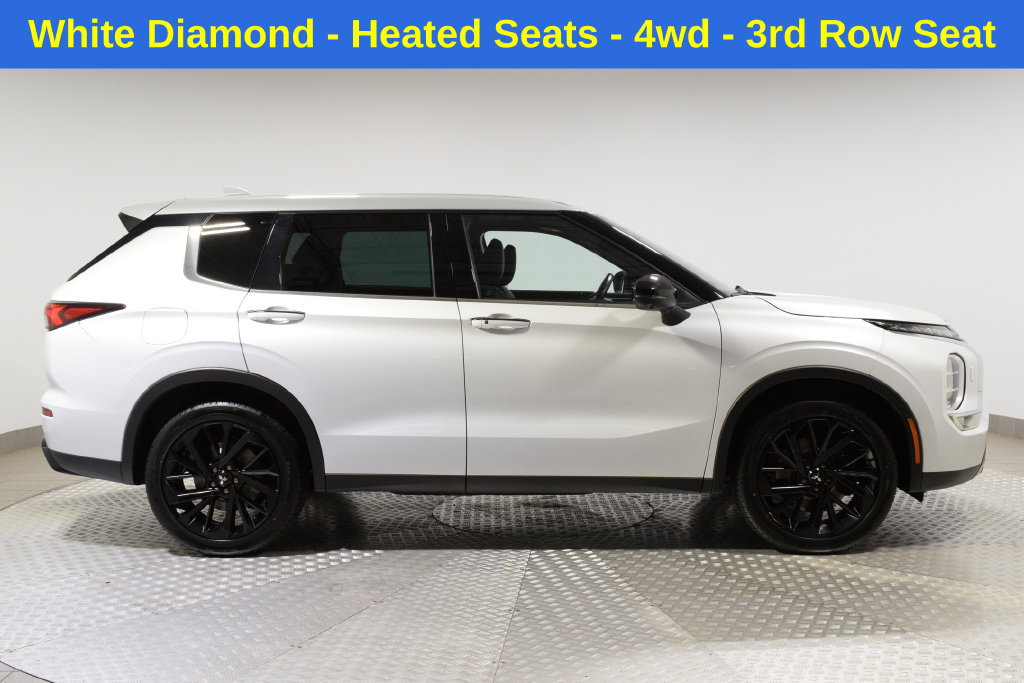 Used 2023 Mitsubishi Outlander SE AWD/4WD image 2