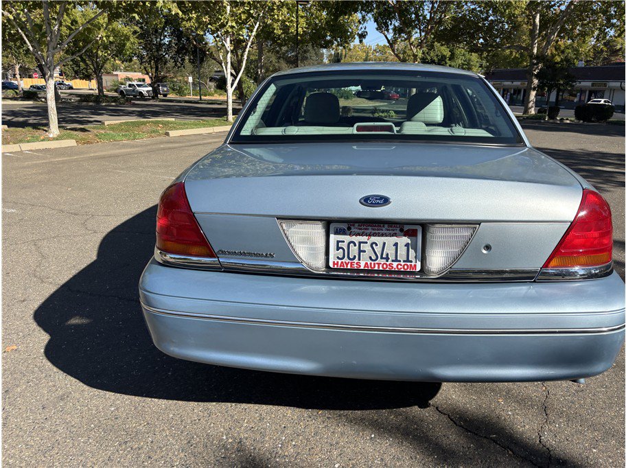 Used 2003 Ford Crown Victoria LX RWD image 8