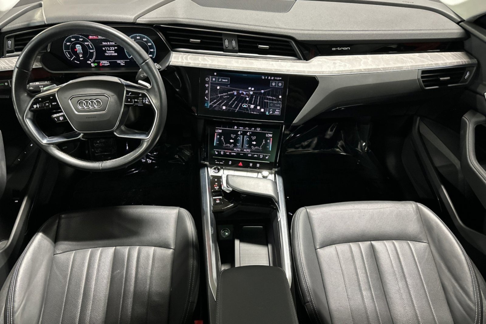 Used 2024 Audi Q8 e-tron Premium Plus w/ Premium Plus Package AWD/4WD image 12