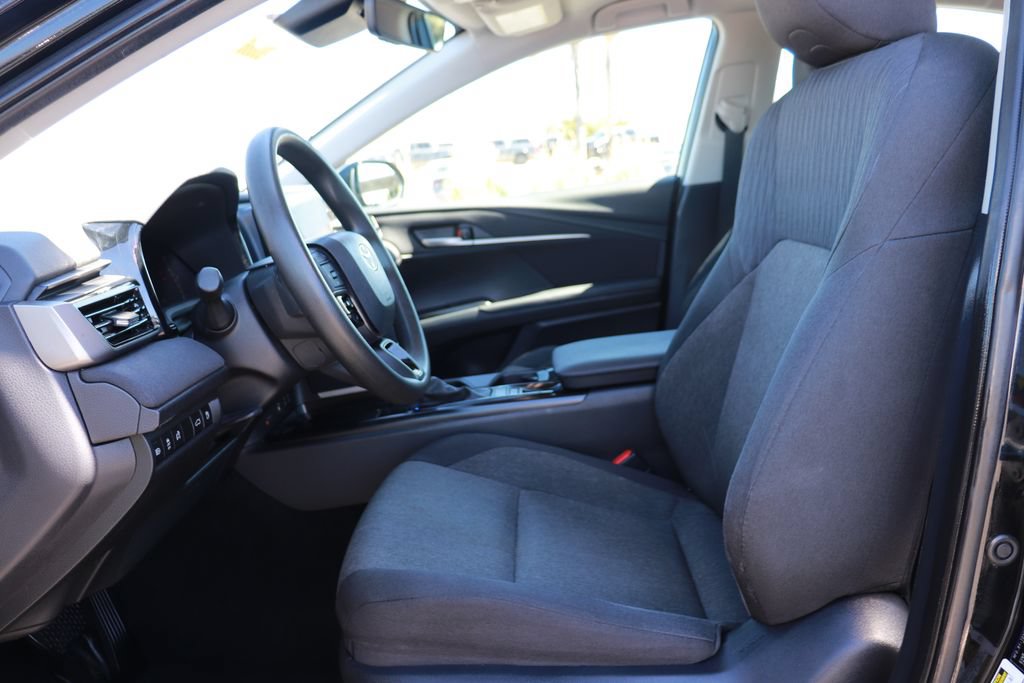 Used 2025 Toyota Camry LE w/ Convenience Package FWD image 12