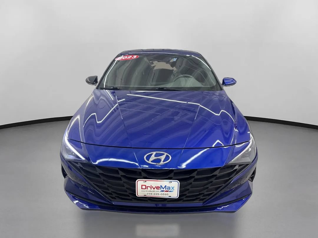 Used 2023 Hyundai Elantra SEL w/ Cargo Package FWD image 2