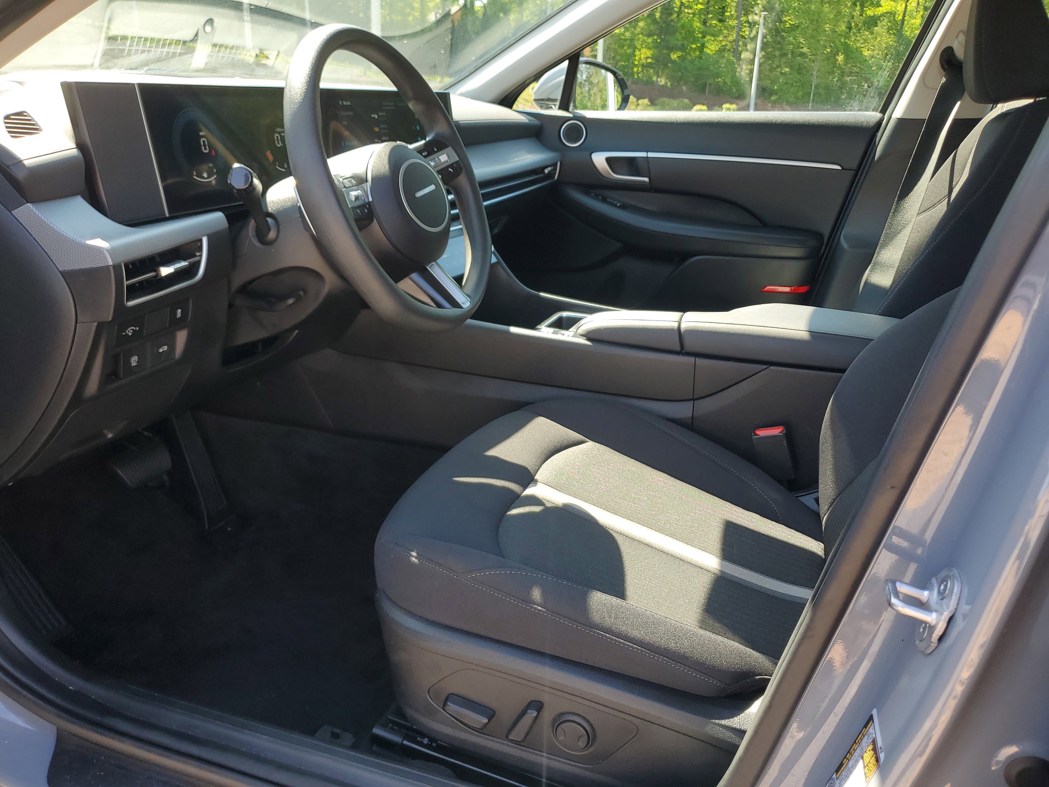 Used 2025 Hyundai Sonata SEL FWD image 14