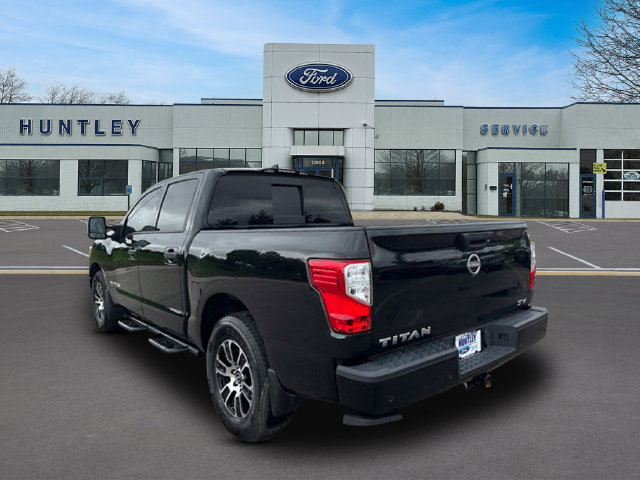 Used 2024 Nissan Titan SV w/ SV Convenience Package RWD image 6