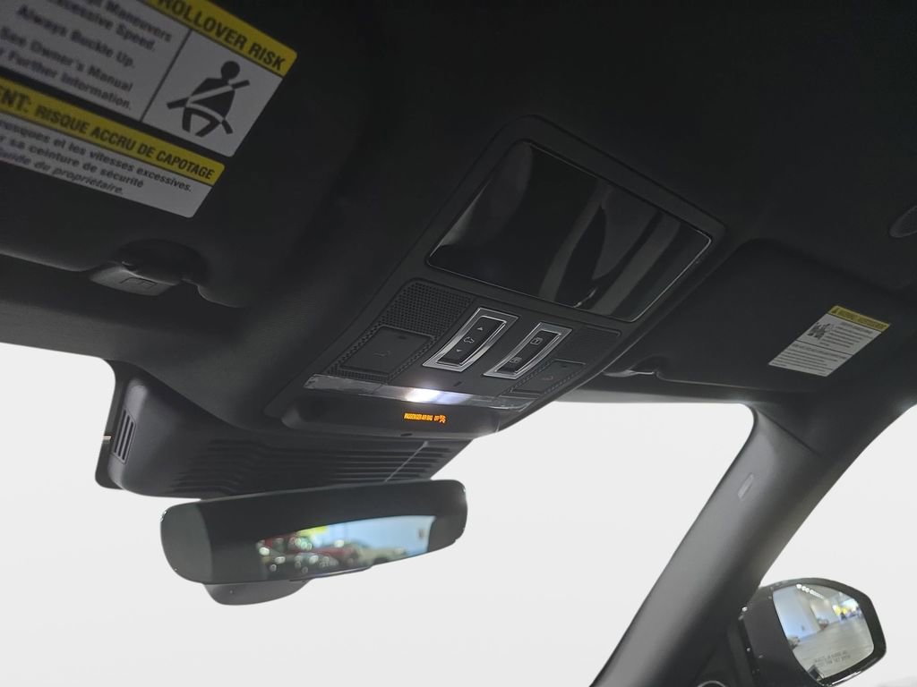 Used 2026 Land Rover Range Rover Evoque S image 25