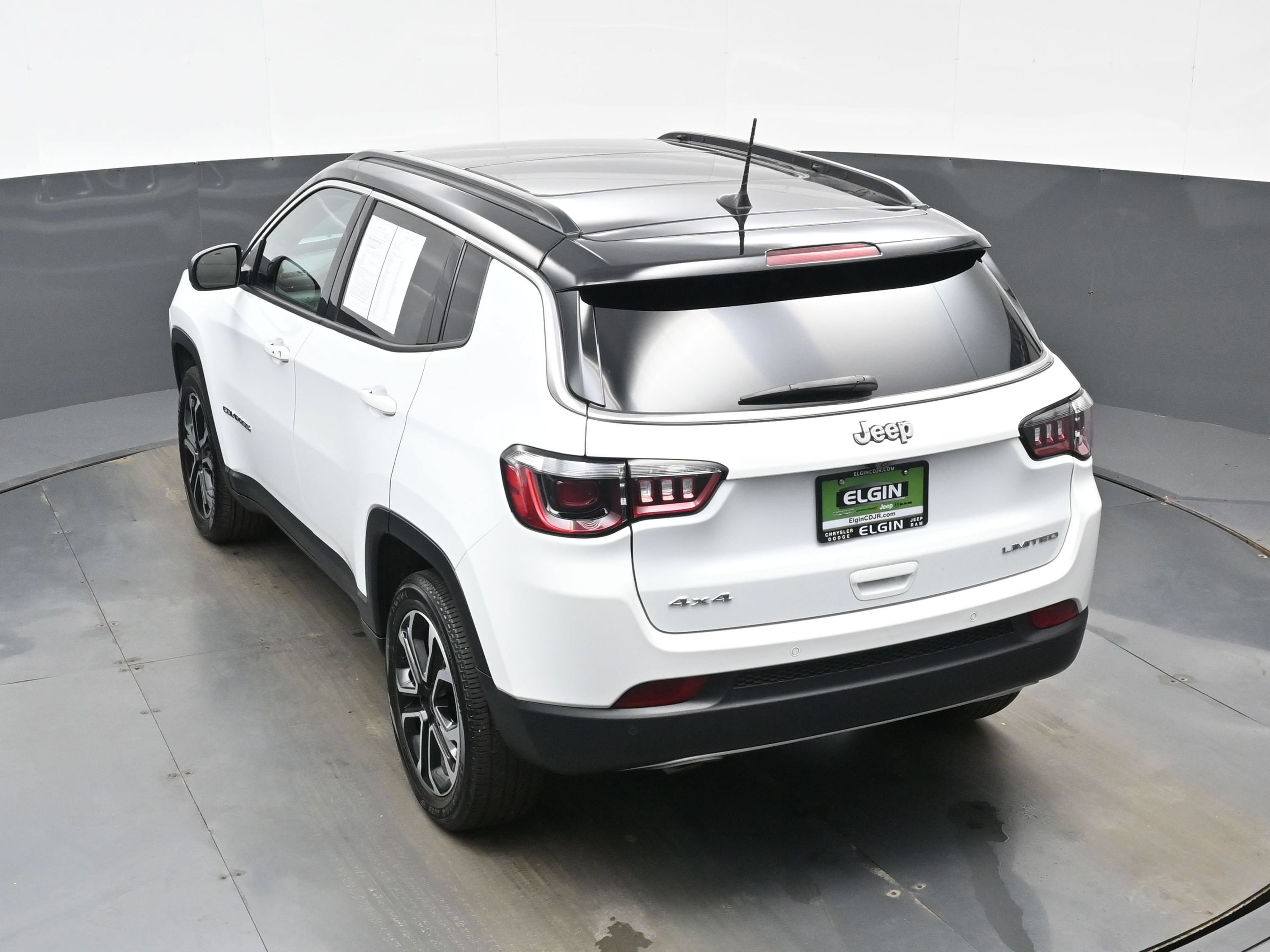 Used 2023 Jeep Compass Limited w/ Sun and Sound Group AWD/4WD image 38