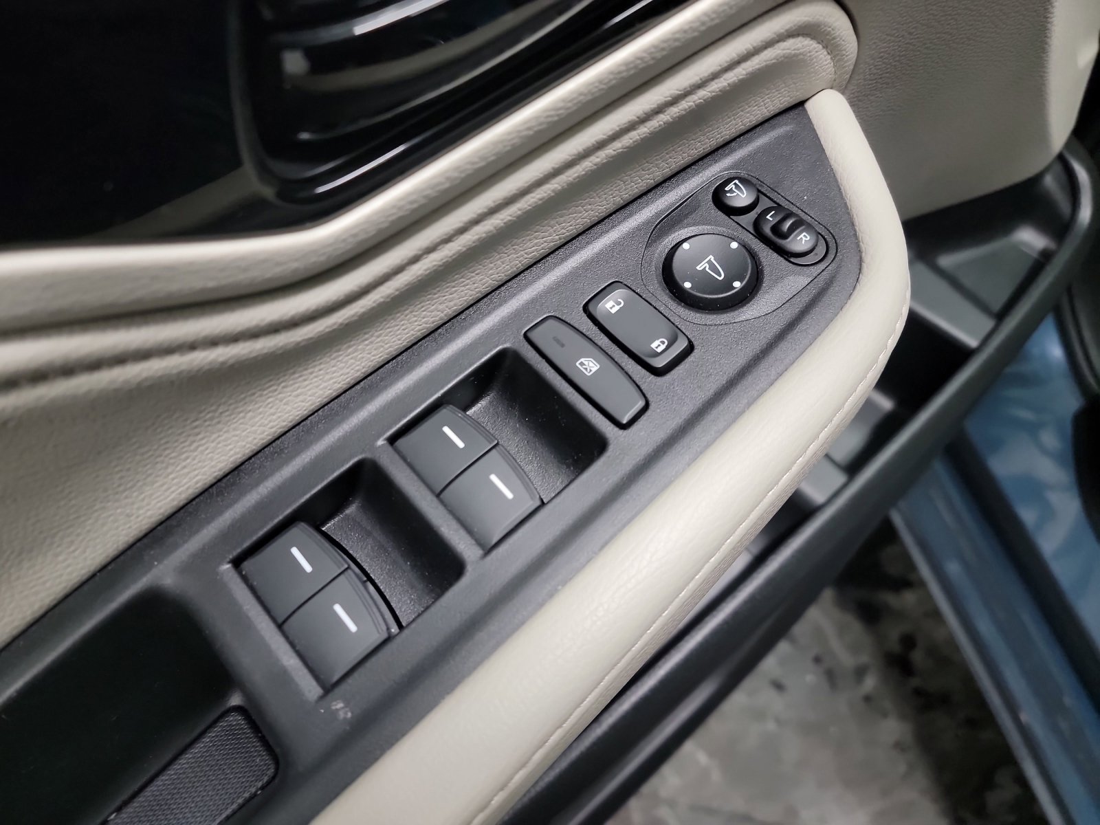 Certified 2025 Honda Odyssey Elite image 14