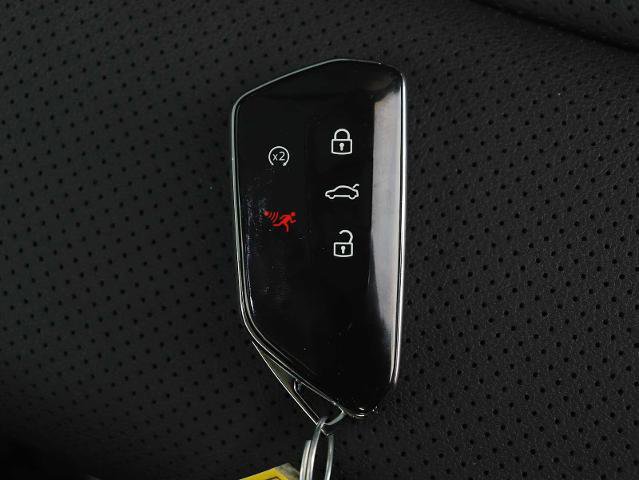 Used 2025 Volkswagen Atlas SE image 39