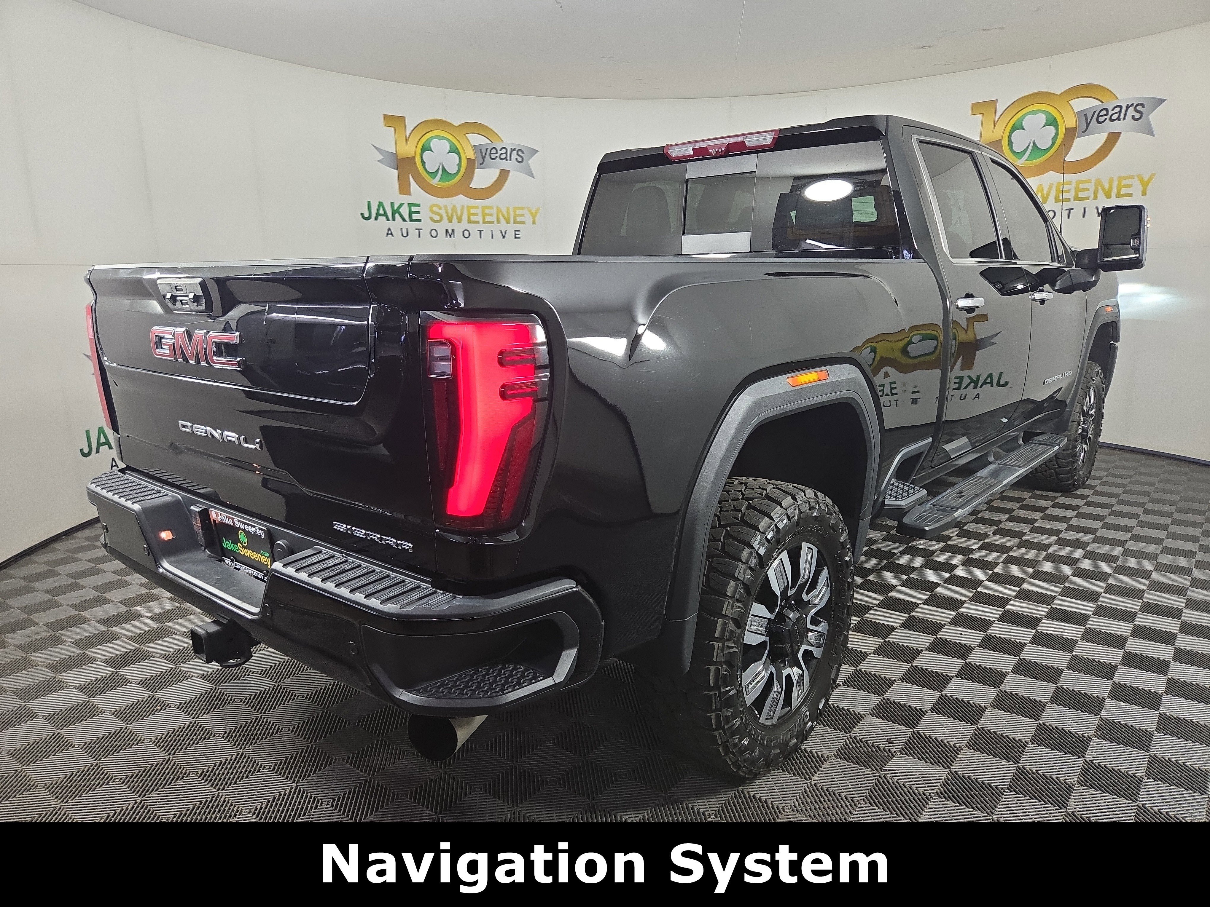 Used 2024 GMC Sierra 2500 Denali w/ Denali Reserve Package AWD/4WD image 9