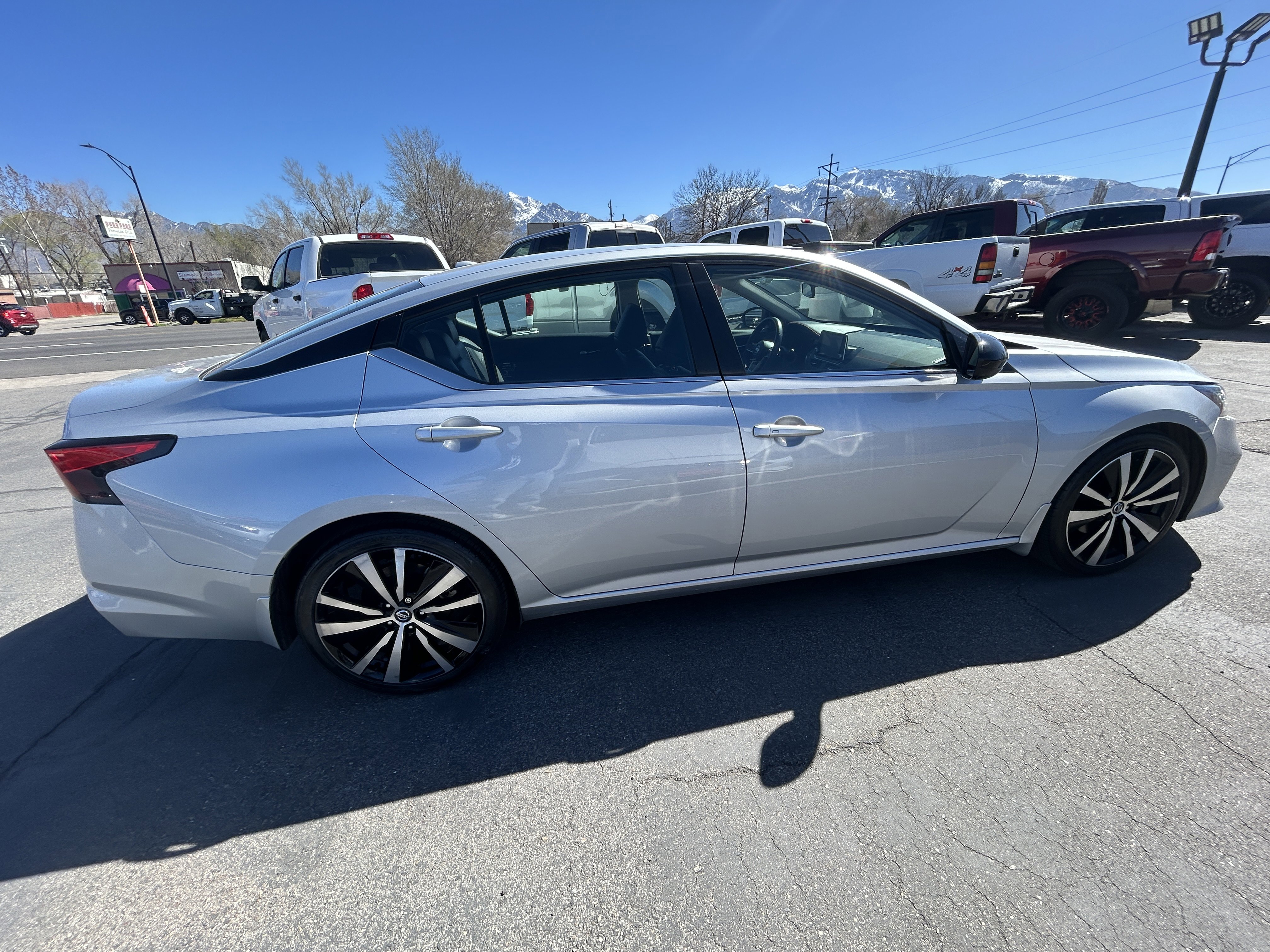 Used 2022 Nissan Altima 2.5 SR FWD image 4