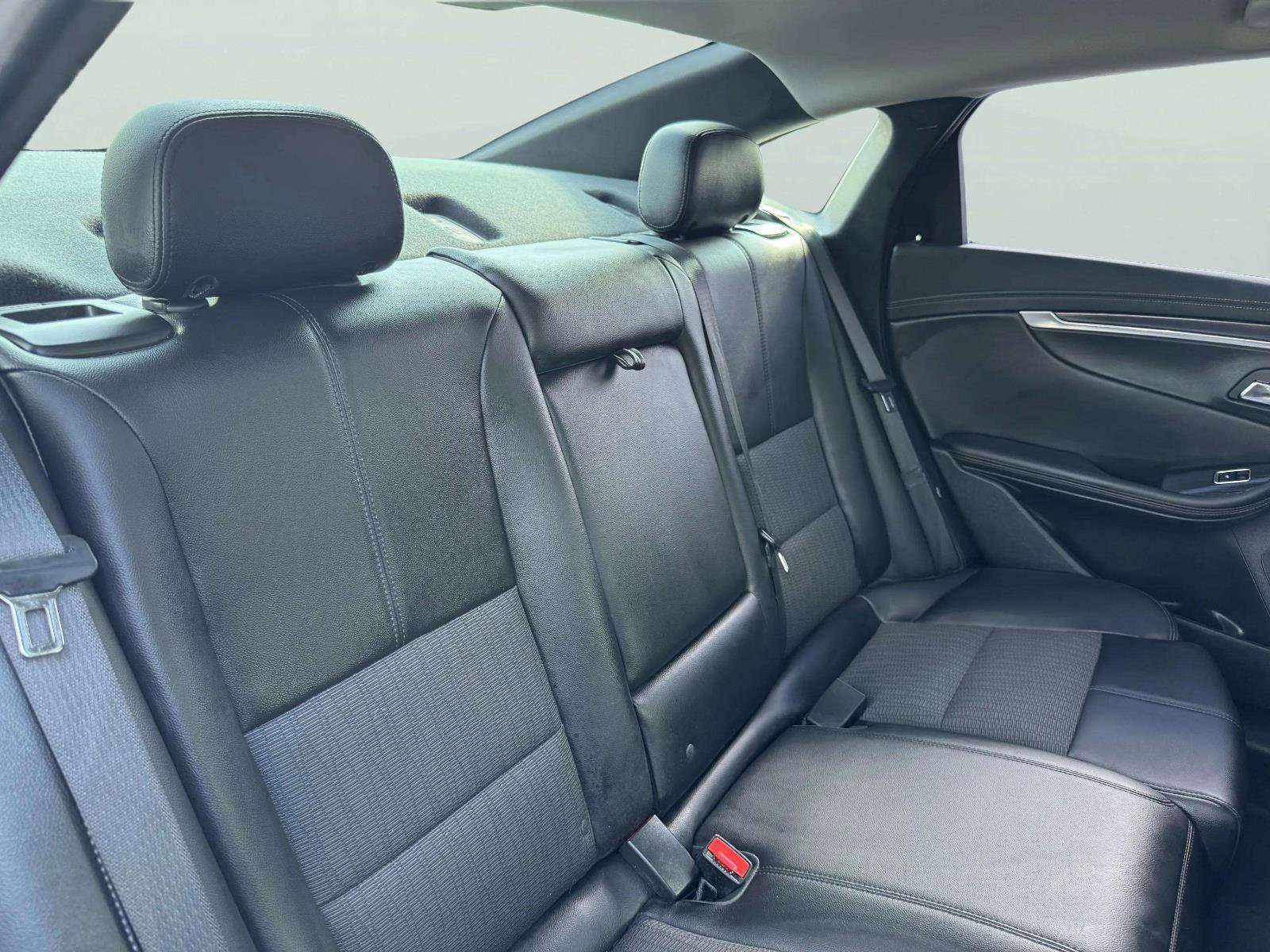 Used 2017 Chevrolet Impala LT w/ Convenience Package FWD image 46
